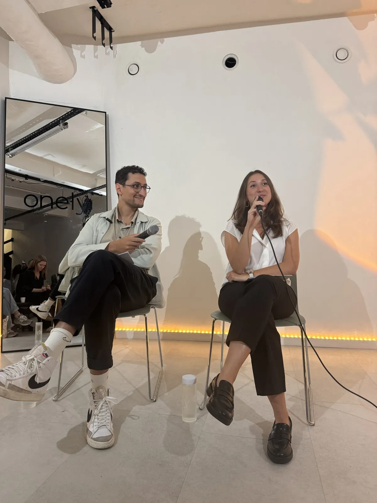 Échange au micro pendant un science talk Cuure
