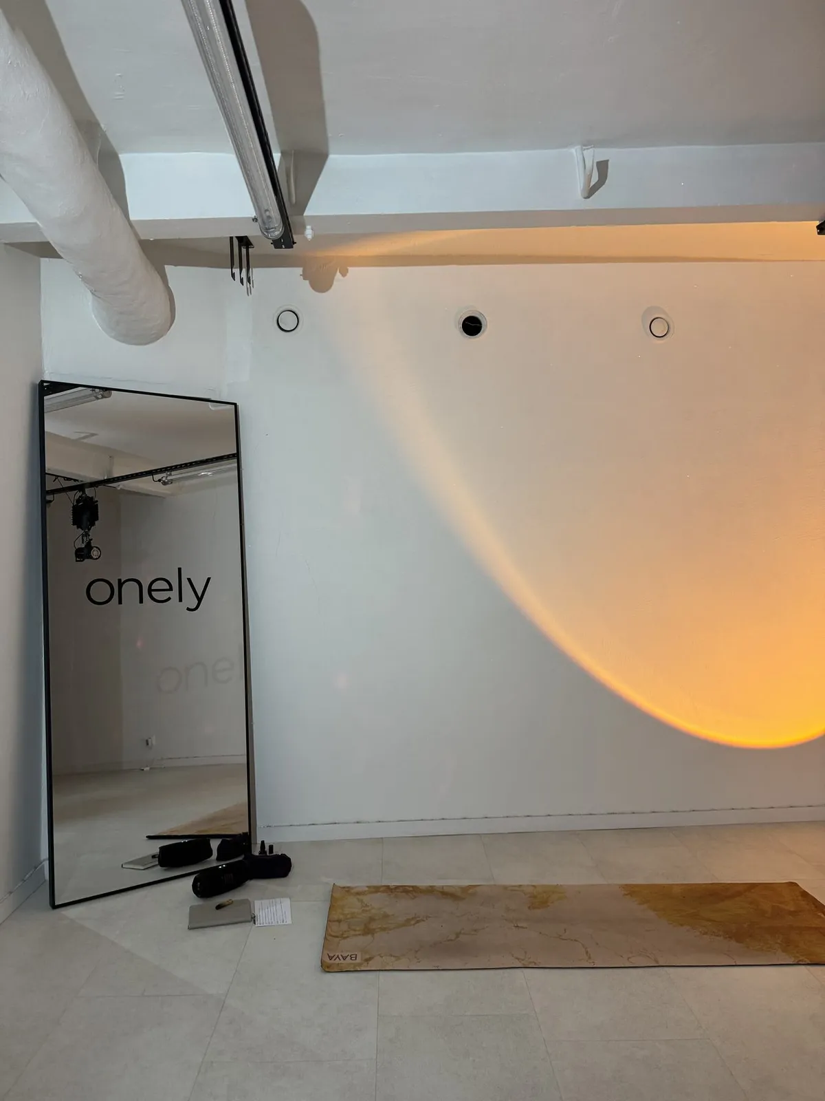 Mur lumineux de la boutique onely